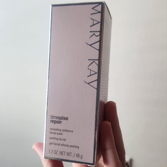 Mary Kay Revealing Radiance Facial Peel - Picture 1 of 1